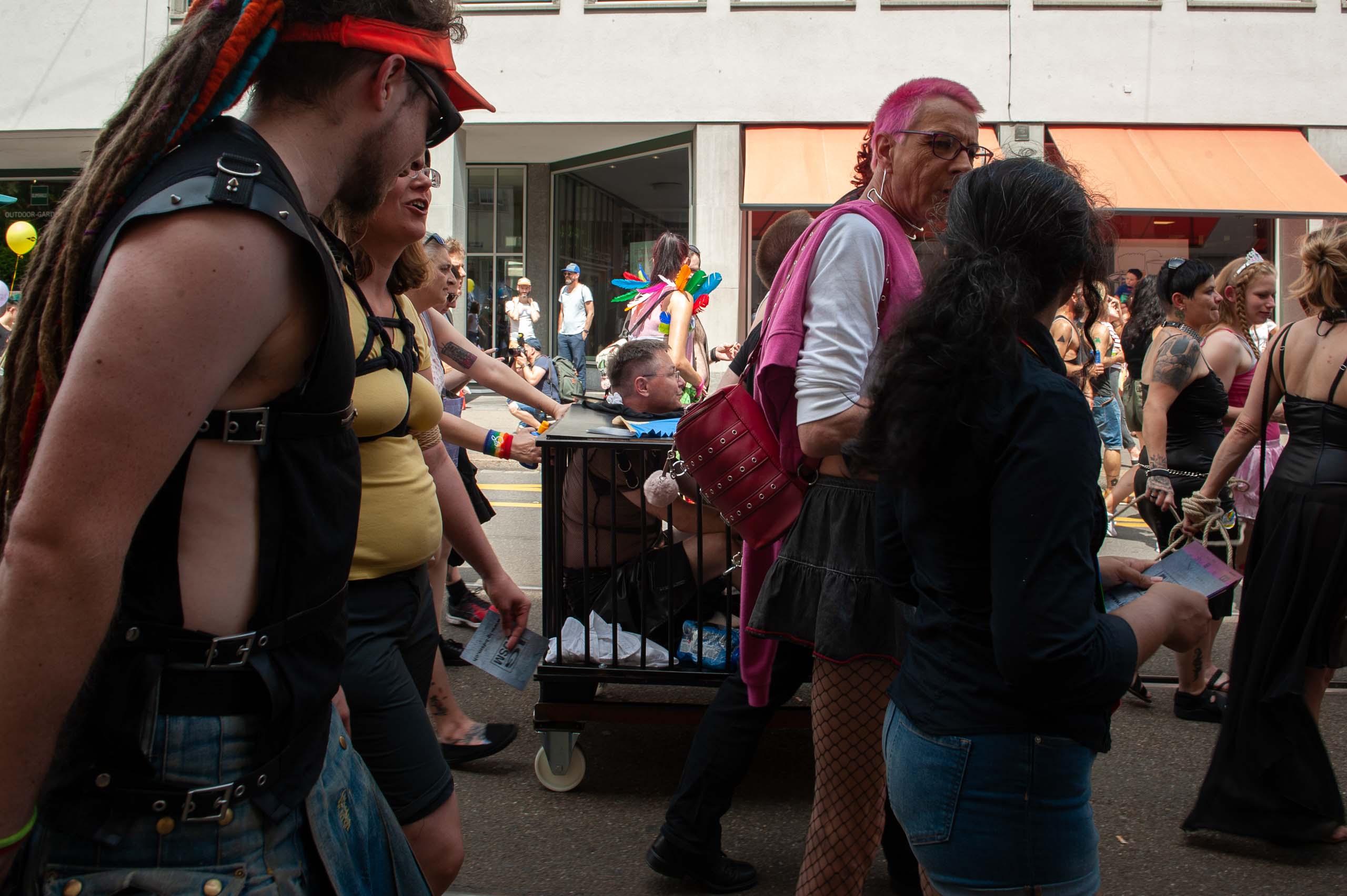 Zurich pride festival 2018 hochzeitsfotograf zurich bern geneva basel lausanne winterthur luzern switzerland wedding photographer street photojournalist 085